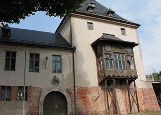Zamek w Dąbrowie